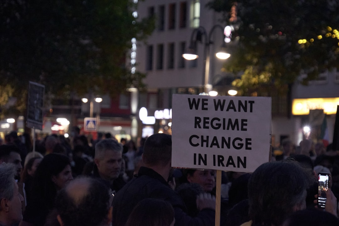Trump Picks a Side on Entering the War in Iran, for Now – The New York Times